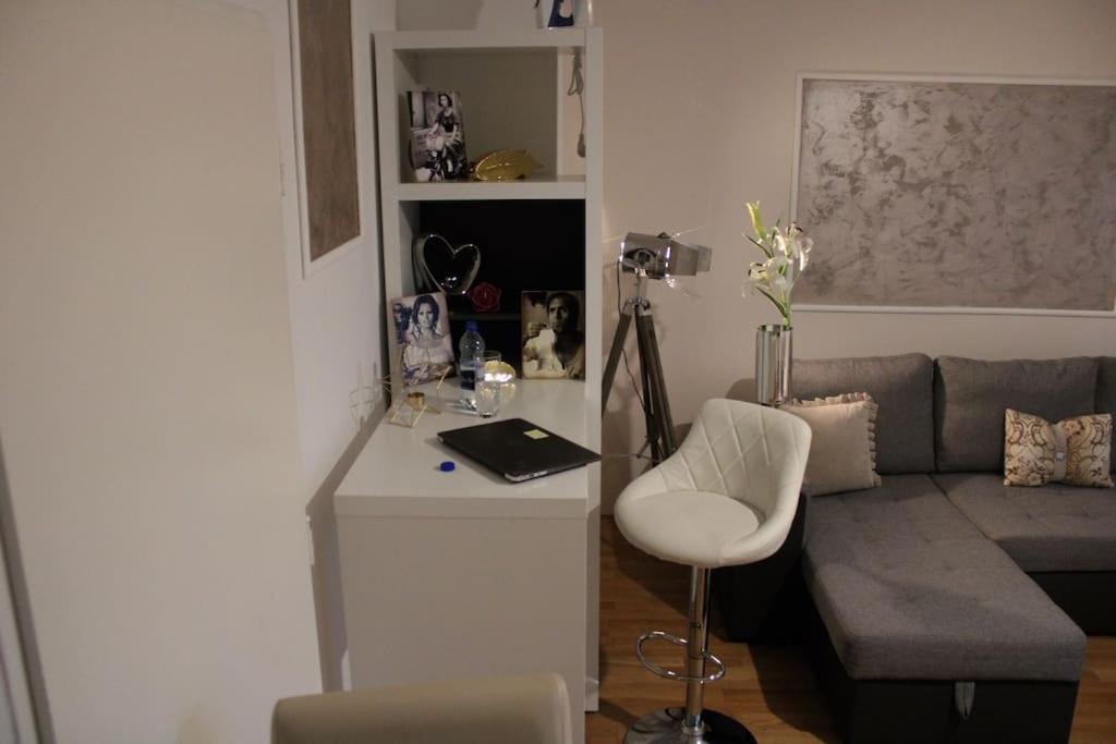 12-Fratelli Apartments Schloss Schonbrunn 10 To City Виена Екстериор снимка