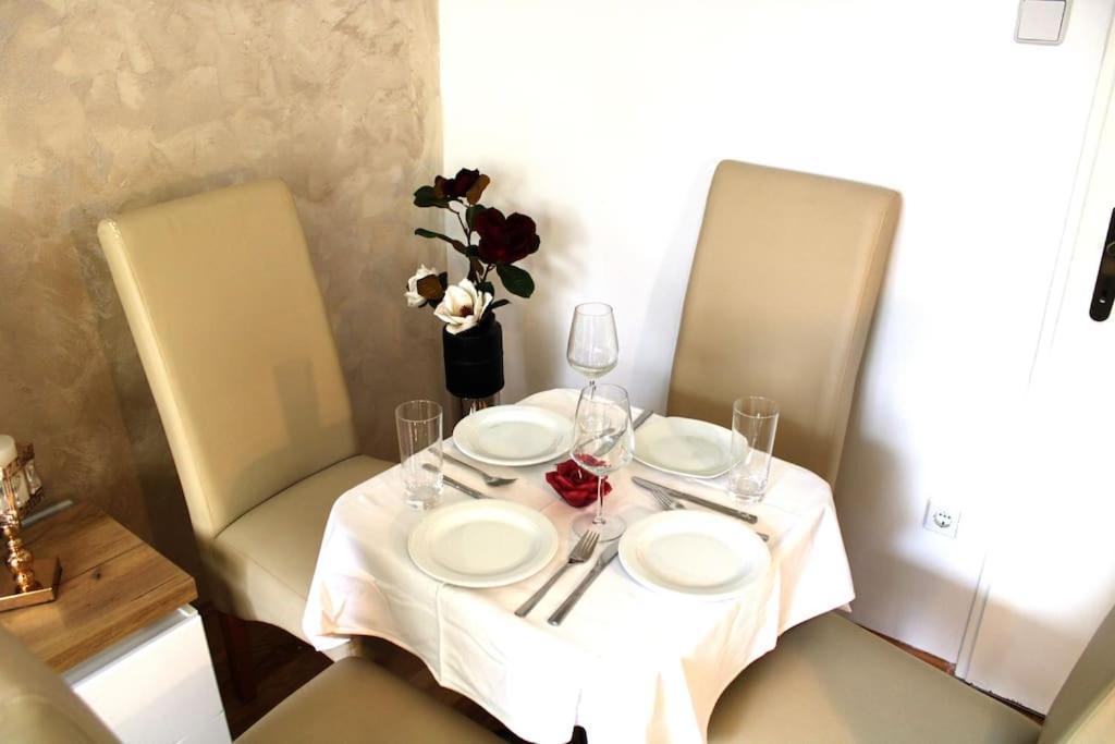 12-Fratelli Apartments Schloss Schonbrunn 10 To City Виена Екстериор снимка